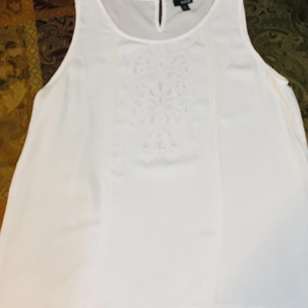 Two White Summer Sleeveless Tops XL - Picture 3 of 5